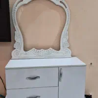 میز آرایش در حد نو