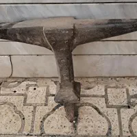 سندان آهنگری قدیمی، سالم، بدون ترک