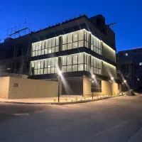 سه طبقه بنا جمعا حدود ۵۵۰ متر مناسب دفترکار