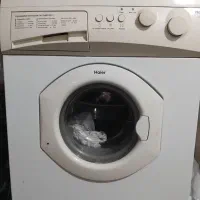 ماشین لباسشویی شویی تمیز و مرتب