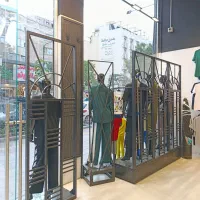تولیدی‌رِگال‌لِباس‌دکور‌فلزی‌پایه‌کفش‌پاچال‌کد799|فروشگاه و مغازه|مشهد, توس (بلوار توس)|دیوار