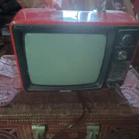 تلویزیون سیاه سفید تمیز