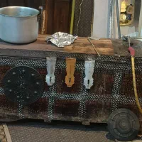 صندوق قدیمی چوبی فلزی