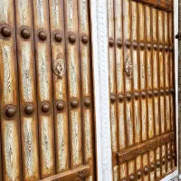 نقاشی ساختمان ودرب وپنجره