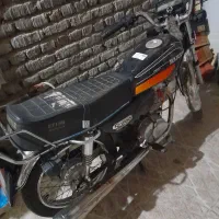 موتور سیکلت ۱۲۵ که به ۲۰۰ ارتقا یافته داری سند ک