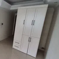 یک عدد لاندری و یک عدد میز