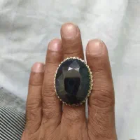 انگشتر نقره با نگین یاقوت کبود