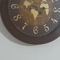 ساعت دیواری  وسالم به فروش می‌رسد