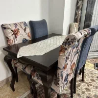 میزناهارخوری تمیز بدون خط وخش سالم