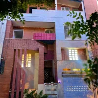 خانه ۴ طبقه در بهترین نقطه بلوارپزشک فوری