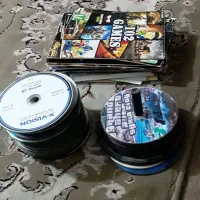 ۳۰۰عدد سی دی ونوار کاست
