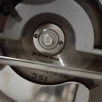 اره دیسکی ،پیستوله|ابزارآلات|رباط‌کریم, رباط‌کریم|دیوار