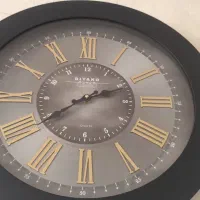 ساعت نو فقط به خاطر مد زدم دیواری