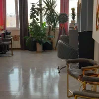 منشی سالن زیبایی