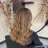 مدل آمبره، بالیاژ و لایت بدون آسیب به مو|خدمات آرایشگری و زیبایی|اصفهان, طامه|دیوار