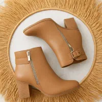 بوت پاشنه دار (آک)