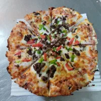 به یک کمک آشپز فست فود نیازمندیم