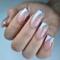 خدمات ناخن و پیرسینگ فقد ۱۰۰تومن