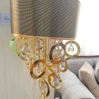 آباژور ایستاده