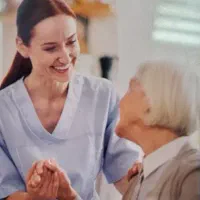 مراقبت ازسالمندزن همراه باسوییت مجزابرای اسکانشان