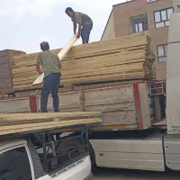 فروش تخته الوار قالب چوبی روس بشکه خرک چهار تراش|عمده‌فروشی|شیراز, ترمینال باربری|دیوار