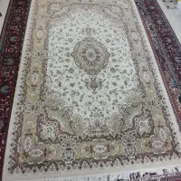 یک  فرش ۶ متری و یک ۱۲ متری درحد نو و کاملا سالم