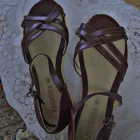 کفش زنانه زرشکی