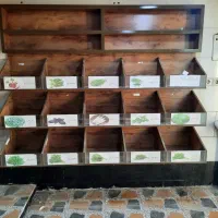 باکس چوبی،   قفسه فروشگاه