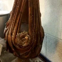 گلدان قهوه‌ای