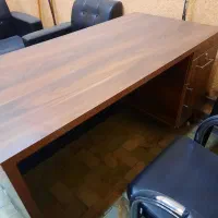 میز اداری بهمراه دو صندلی