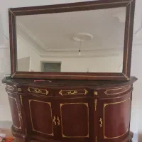آئینه و کنسول سلطنتی