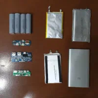 تعدادی ماژول و باطری پاوربانک