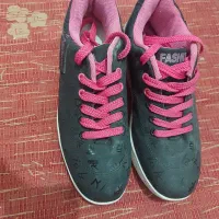 کفش . گیو .|کیف، کفش، کمربند|شهریار, شهریار|دیوار