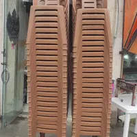 صندلی پلاستیکی در حد نو
