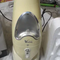 یک عدد جارو شارژی بفروش میرسد