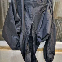 پیراهن و شلوار بارانی