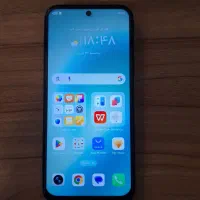 یک عدد گوشی هونور در حد تمیز