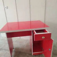 میز کامپیوتر .باند . کیبورد