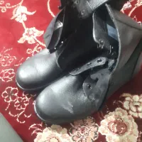 یک جفت پوتین سایز۴۴جنس درجه یک