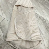 قنداق فرنگی در حد نو نو به همراه قنداق چسبی