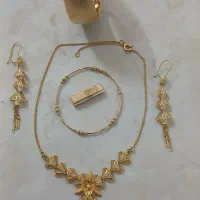 طلا همه سالم و نو ۲ درصد بالای تابلو