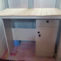 میز تحریر در حد نو