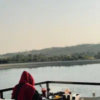 هاست صندوق خانم و قلیان زن حرفه ای