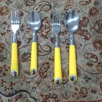 قاشق و چنگال دسته رنگی