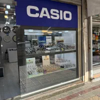 استخدام فروشنده برای رگال بیرون مغازه