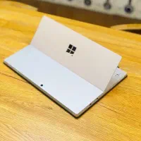 surface pro 5 لب تاب در حد نو
