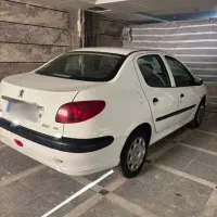 206 صندوقدار v8 کم کار