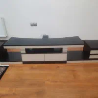 میز تلویزیون در حد نو سالم دو طرفه