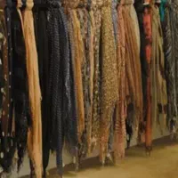 تعدادی روسری وشال تمیز