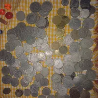 سکه قدیم وسنگ